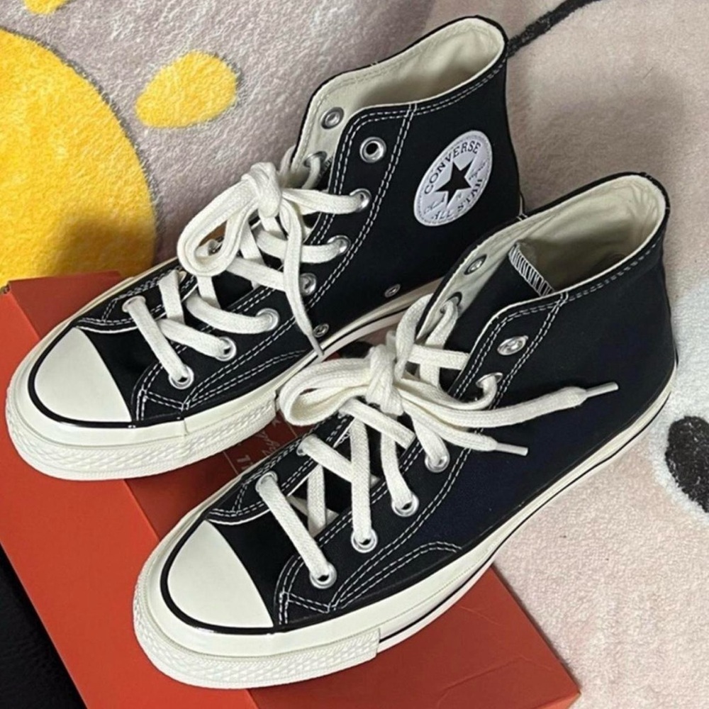 Converse Black & white unisex high top all star Chuck Taylor 70 - Picture 2 of 7
